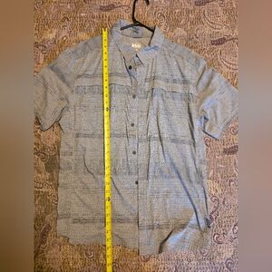 REI Men's Gray Short Sleeve Shirt Jacket